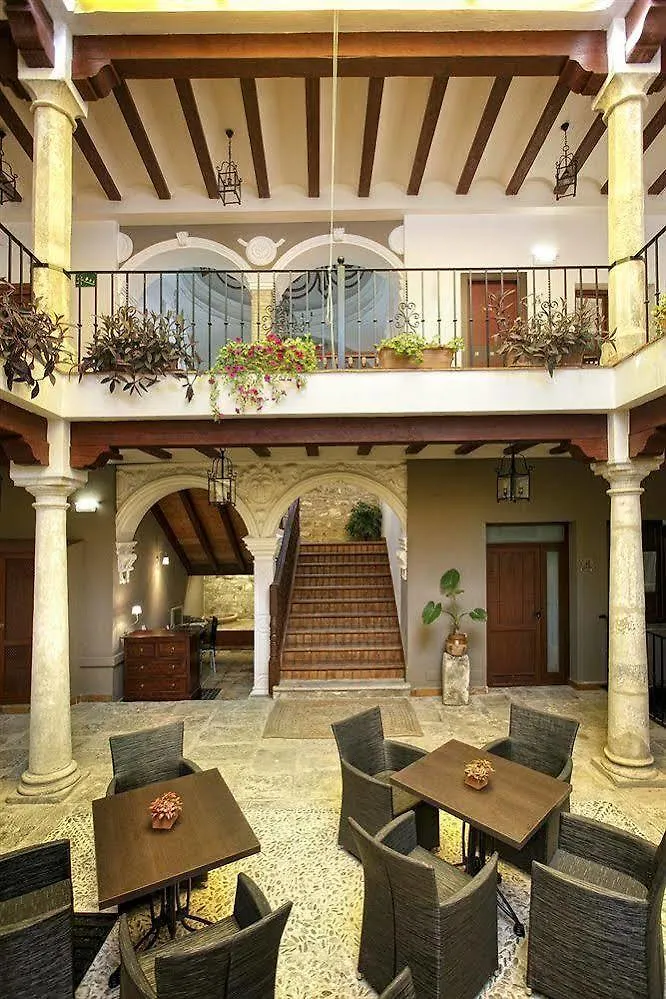 Alvaro De Torres Boutique Úbeda